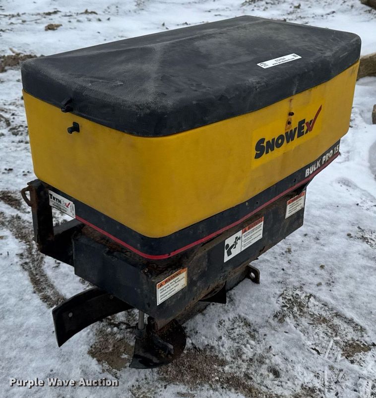 image for item EG7024 SnowEx Bulk Pro 1575 spreader