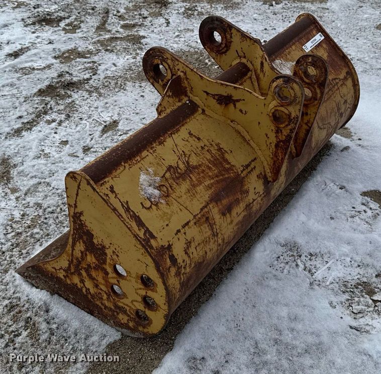 image for item EG7034 Excavator attachments