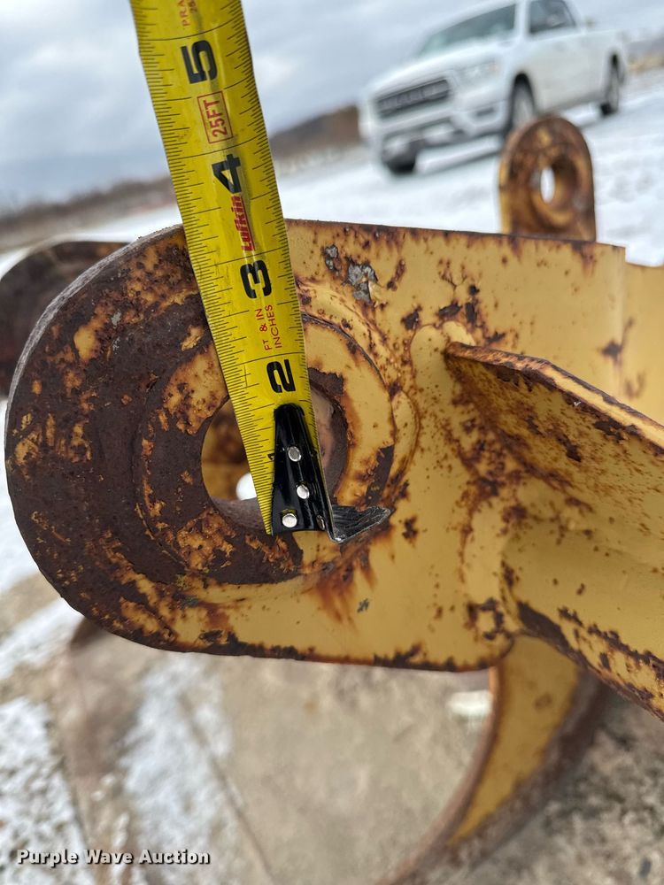 image for item EG7034 Excavator attachments