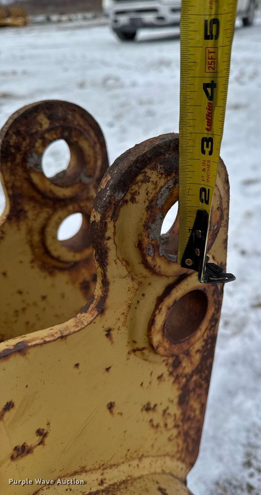 image for item EG7034 Excavator attachments