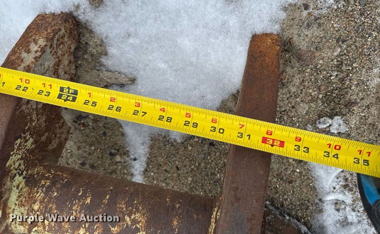 image for item EG7034 Excavator attachments