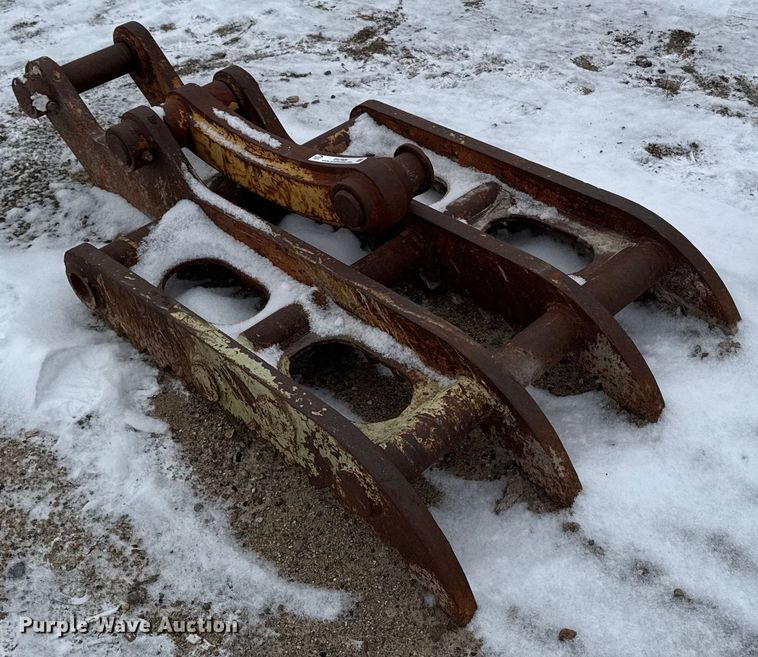 image for item EG7034 Excavator attachments