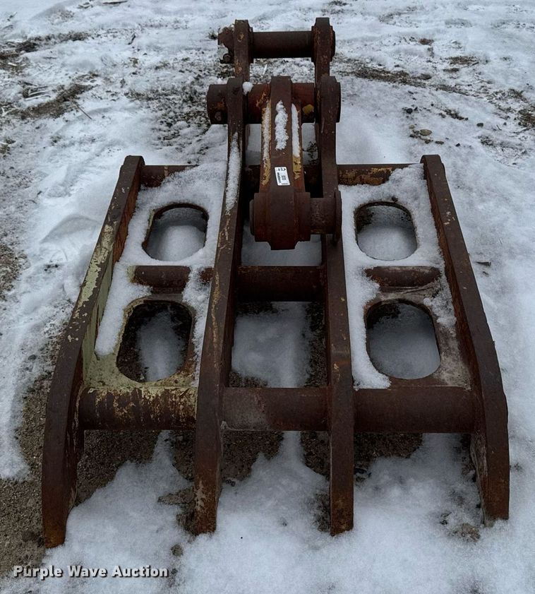 image for item EG7034 Excavator attachments