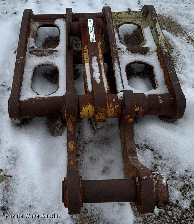 image for item EG7034 Excavator attachments