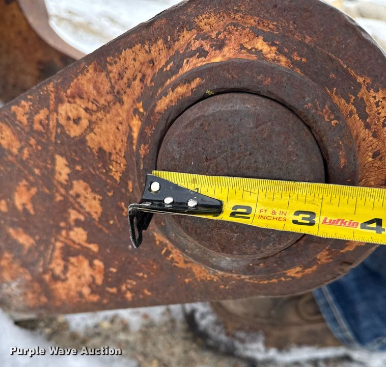 image for item EG7034 Excavator attachments