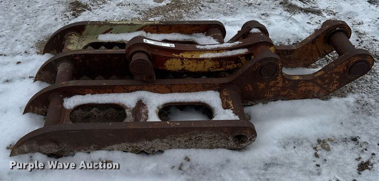 image for item EG7034 Excavator attachments