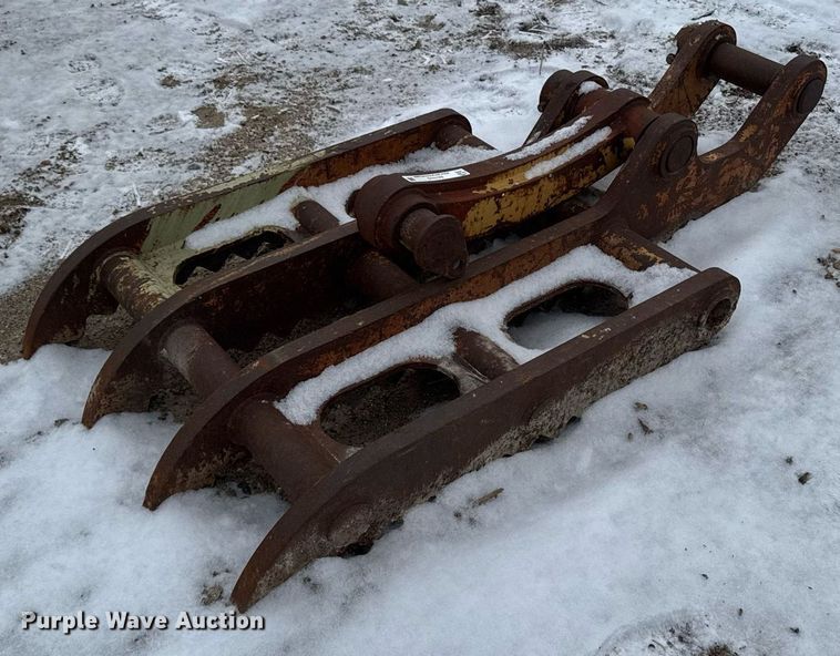 image for item EG7034 Excavator attachments