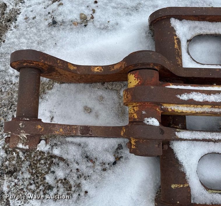 image for item EG7034 Excavator attachments