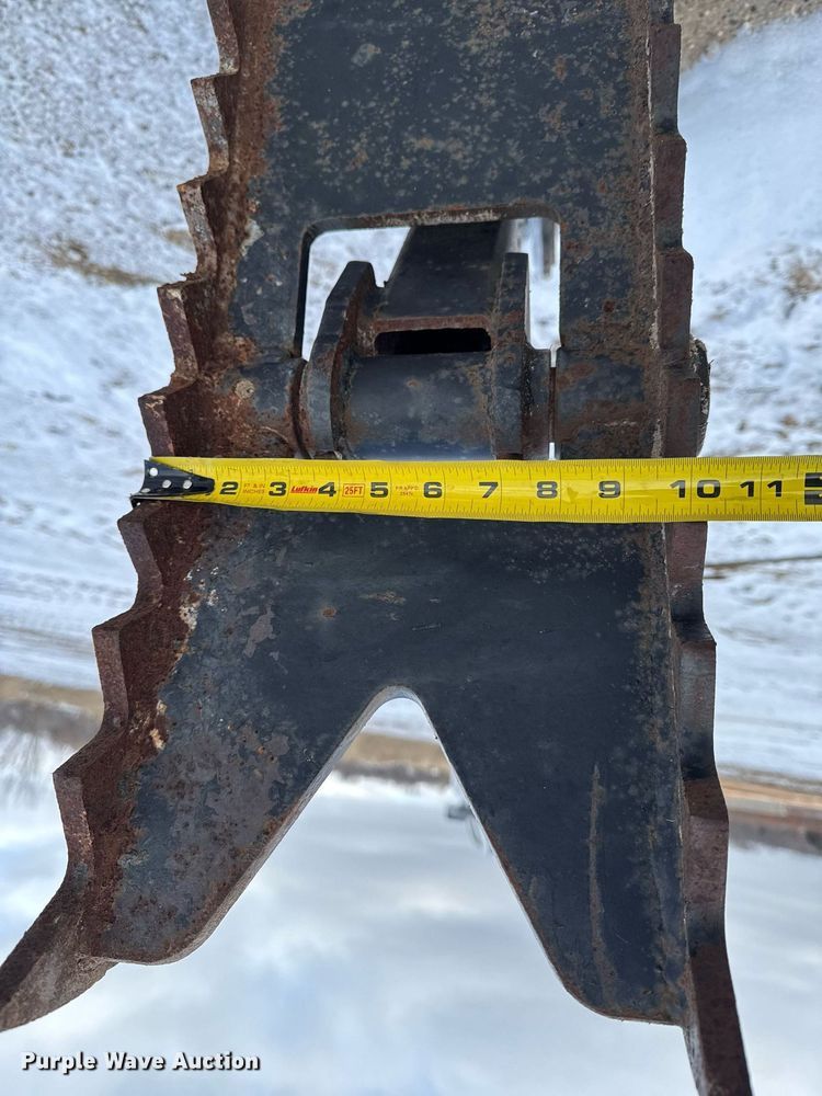 image for item EG7034 Excavator attachments