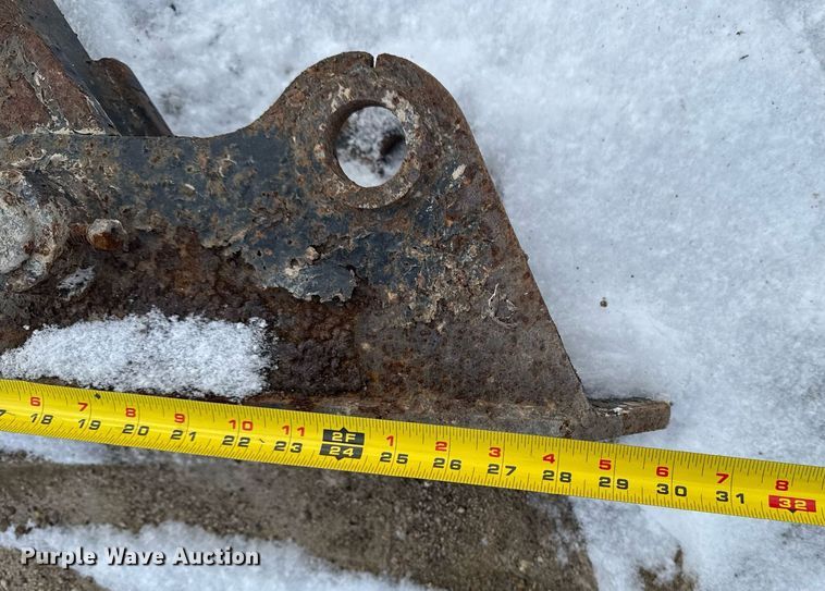 image for item EG7034 Excavator attachments