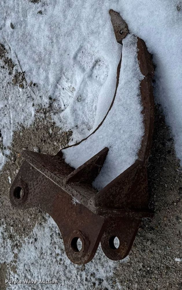 image for item EG7034 Excavator attachments