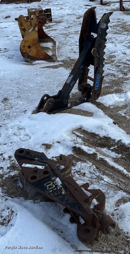 image for item EG7034 Excavator attachments