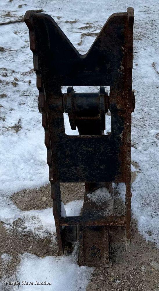 image for item EG7034 Excavator attachments