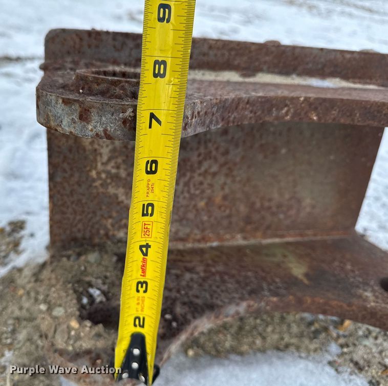 image for item EG7034 Excavator attachments