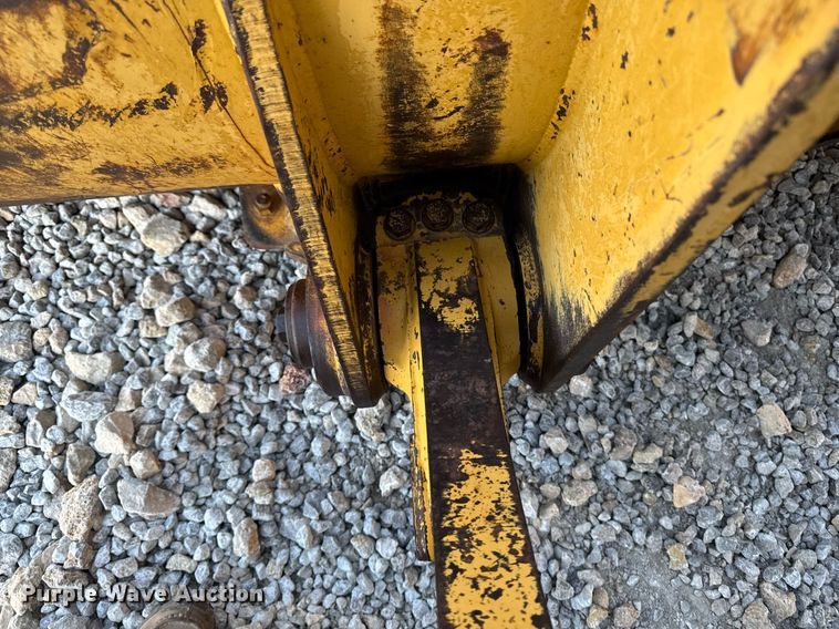 image for item EG7051 2000 Caterpillar 973 track loader