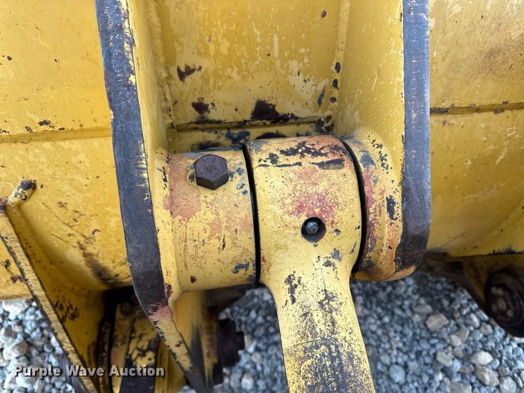 image for item EG7051 2000 Caterpillar 973 track loader