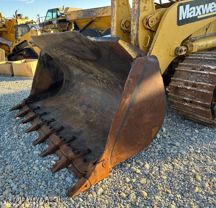 image for item EG7051 2000 Caterpillar 973 track loader