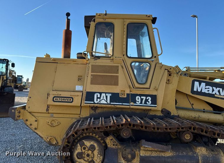 image for item EG7051 2000 Caterpillar 973 track loader
