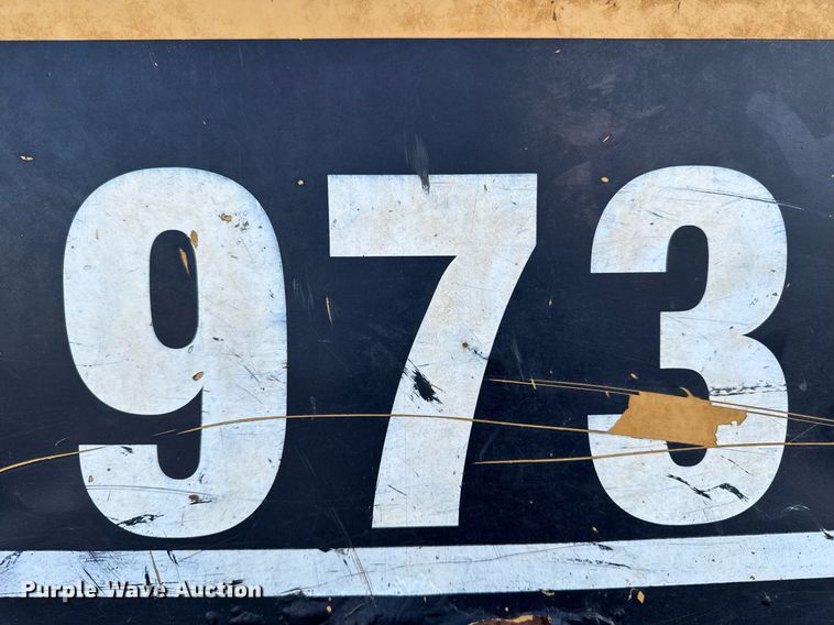 image for item EG7051 2000 Caterpillar 973 track loader