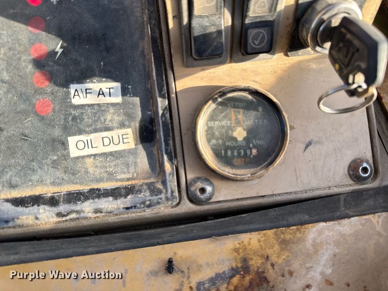 image for item EG7051 2000 Caterpillar 973 track loader