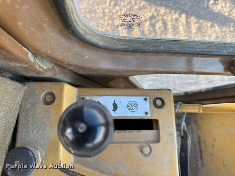 image for item EG7051 2000 Caterpillar 973 track loader