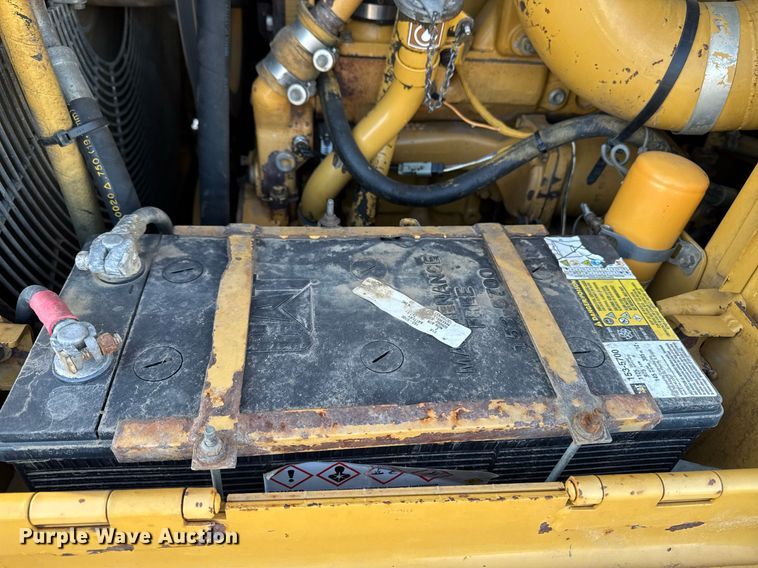 image for item EG7051 2000 Caterpillar 973 track loader