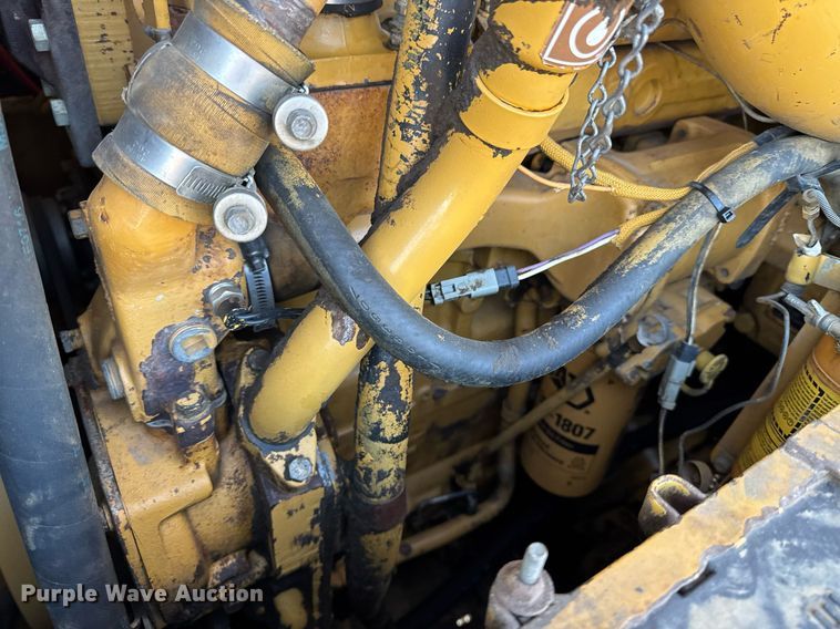 image for item EG7051 2000 Caterpillar 973 track loader