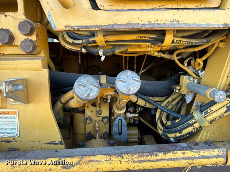 image for item EG7051 2000 Caterpillar 973 track loader