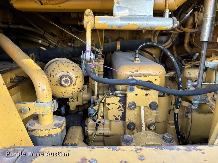 image for item EG7051 2000 Caterpillar 973 track loader