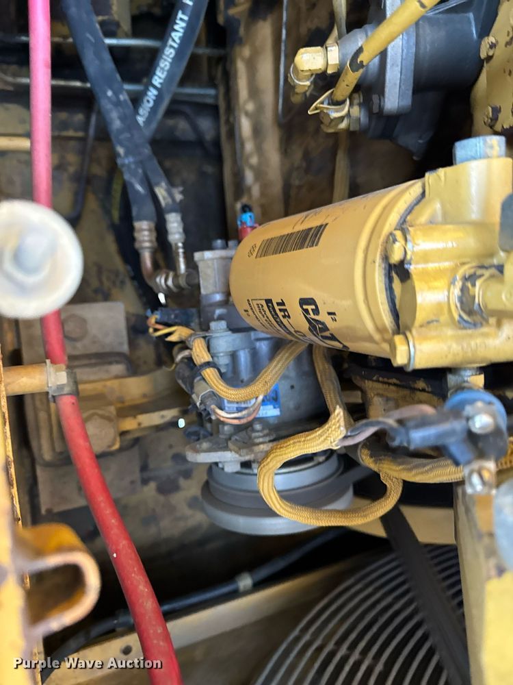 image for item EG7051 2000 Caterpillar 973 track loader