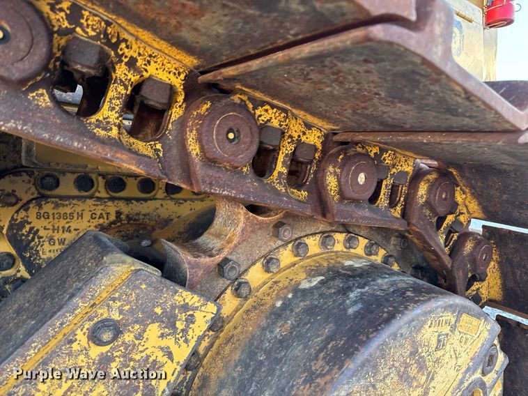 image for item EG7051 2000 Caterpillar 973 track loader