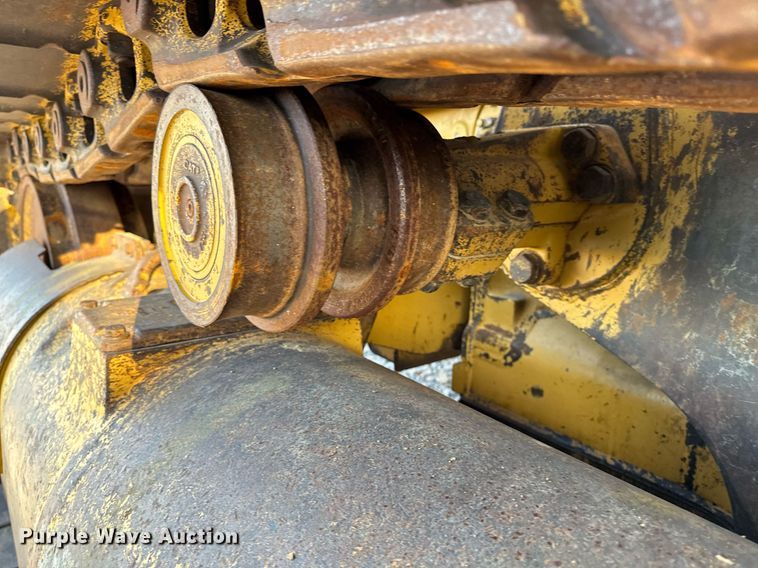 image for item EG7051 2000 Caterpillar 973 track loader