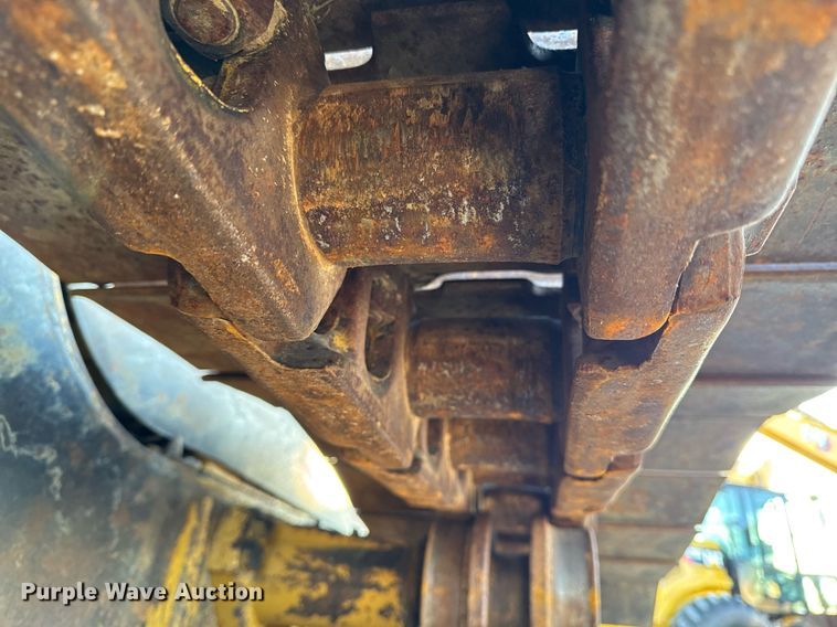 image for item EG7051 2000 Caterpillar 973 track loader