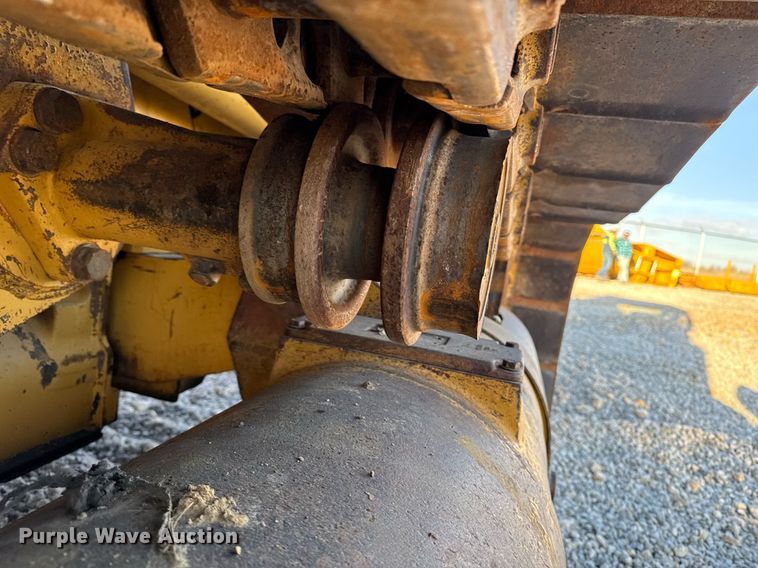 image for item EG7051 2000 Caterpillar 973 track loader