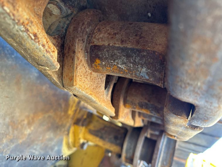 image for item EG7051 2000 Caterpillar 973 track loader