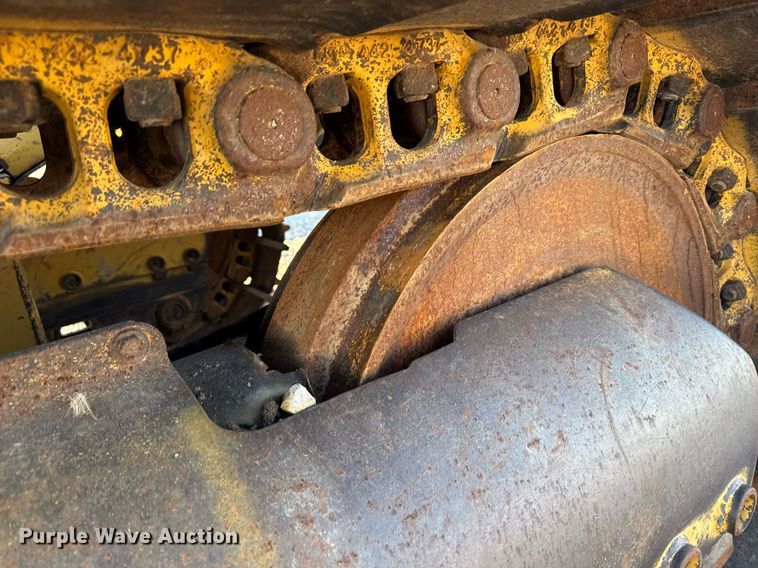 image for item EG7051 2000 Caterpillar 973 track loader