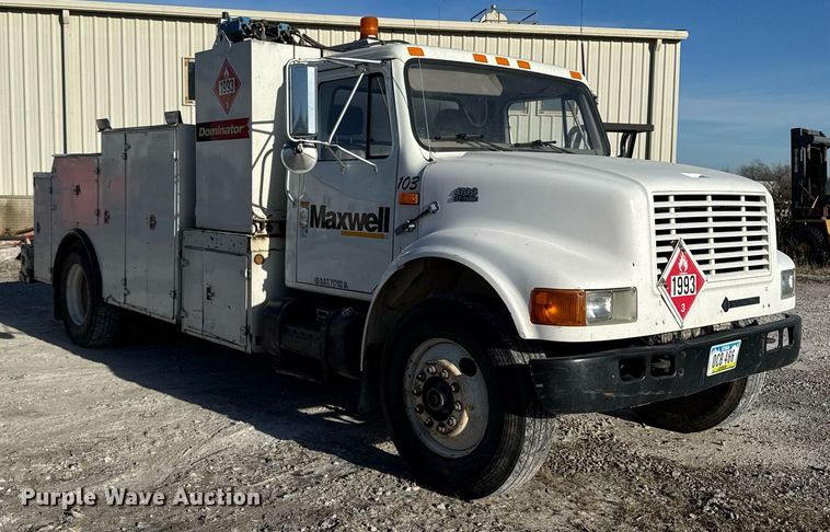 image for item EG7053 1998 International 4700 utility / service truck