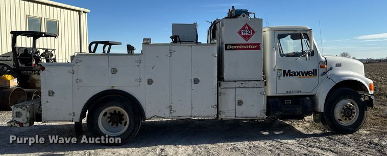 image for item EG7053 1998 International 4700 utility / service truck