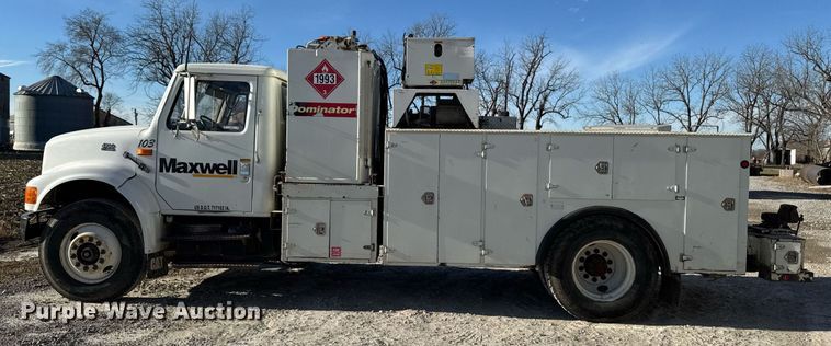 image for item EG7053 1998 International 4700 utility / service truck