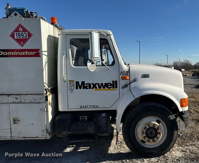 image for item EG7053 1998 International 4700 utility / service truck