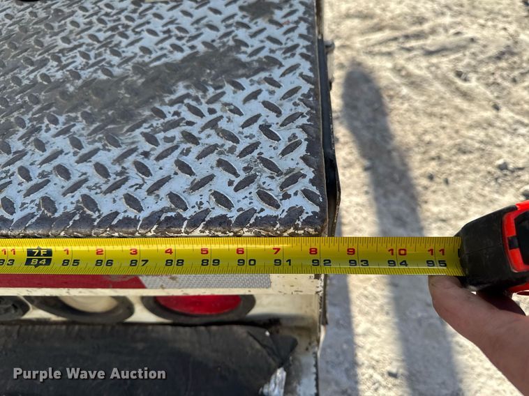 image for item EG7053 1998 International 4700 utility / service truck