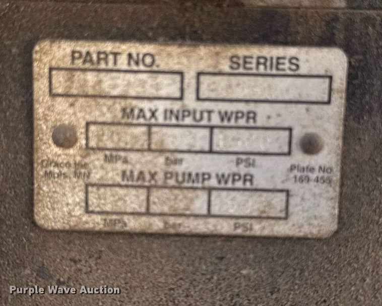 image for item EG7053 1998 International 4700 utility / service truck