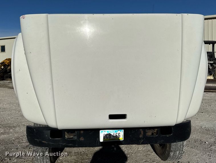 image for item EG7053 1998 International 4700 utility / service truck