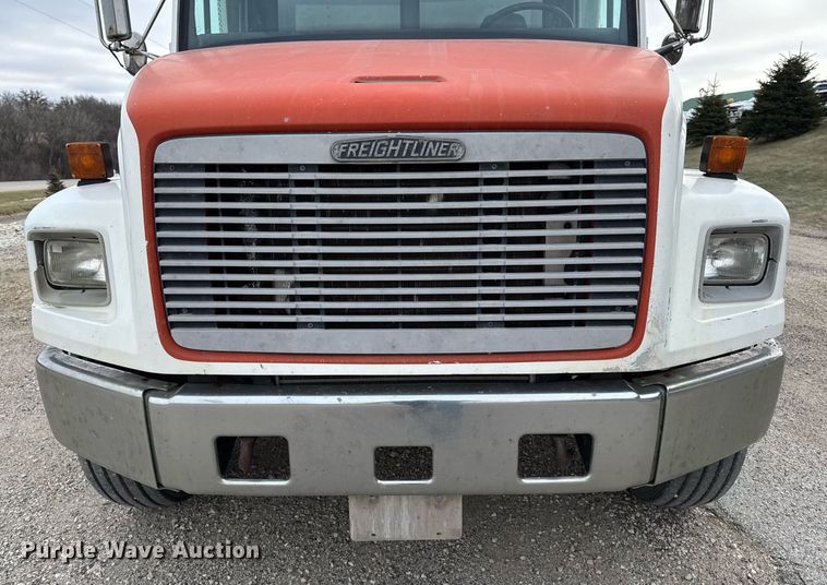 image for item EG7059 1995 Freightliner FL70 box truck