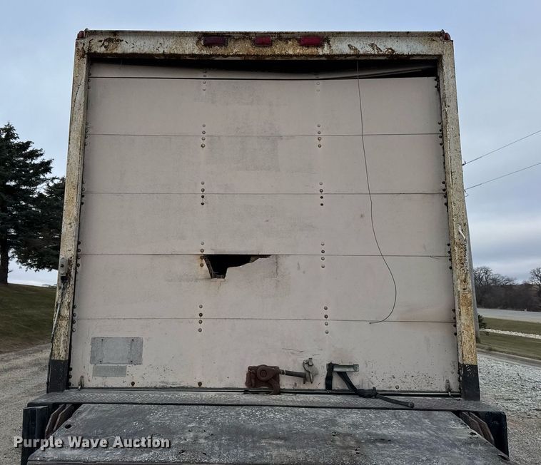 image for item EG7059 1995 Freightliner FL70 box truck