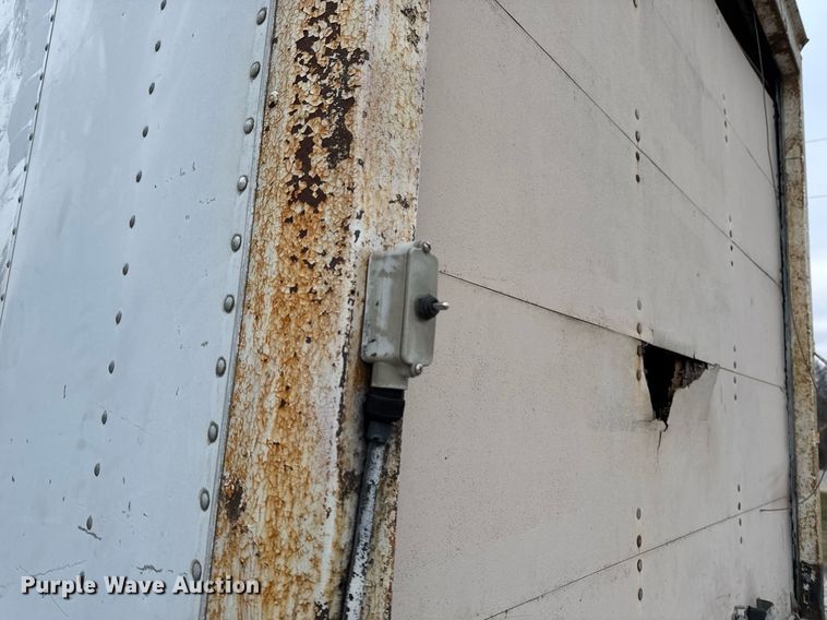 image for item EG7059 1995 Freightliner FL70 box truck