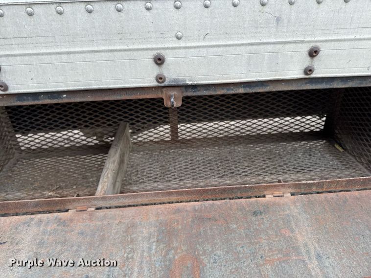 image for item EG7059 1995 Freightliner FL70 box truck