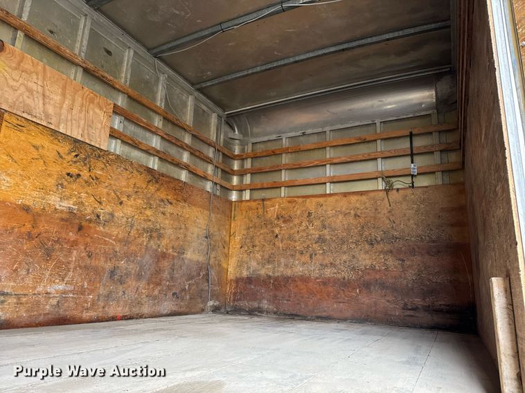 image for item EG7059 1995 Freightliner FL70 box truck