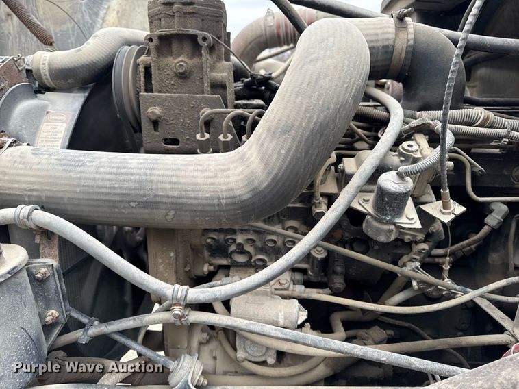 image for item EG7059 1995 Freightliner FL70 box truck