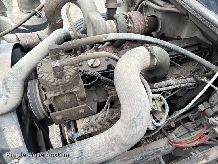 image for item EG7059 1995 Freightliner FL70 box truck